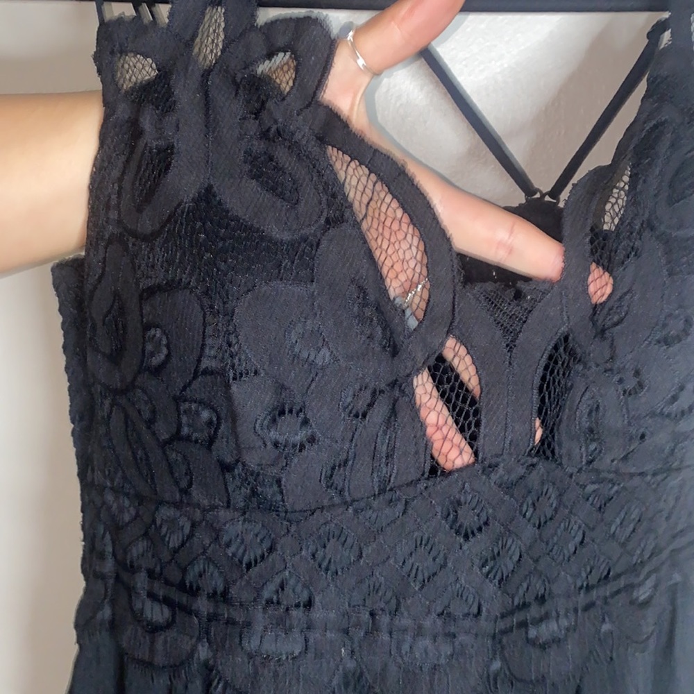 🌵NWOT Black lace top with built in padding! - Picture 6 of 7